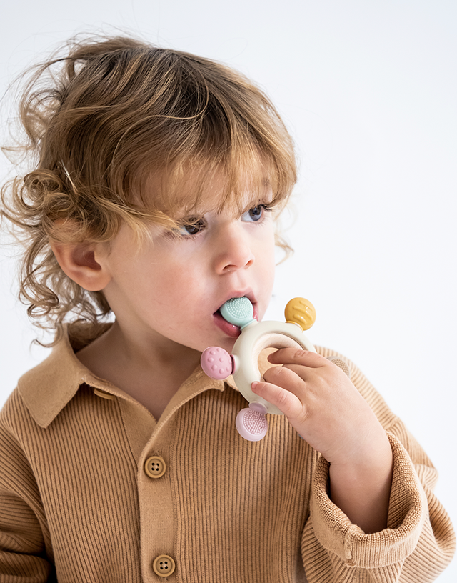 Mordedor Sensorial de Madera y Silicona de Saro