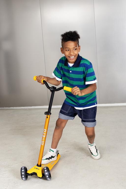Patinete Maxi Micro Deluxe Pro Led Amarillo